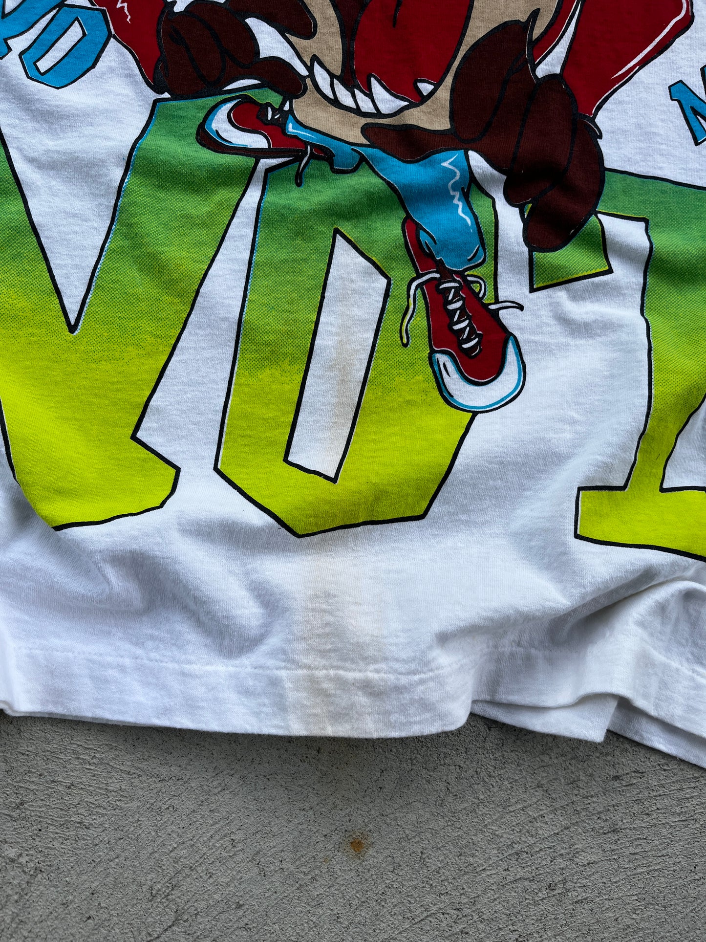 t-shirt absolutly not taz -L