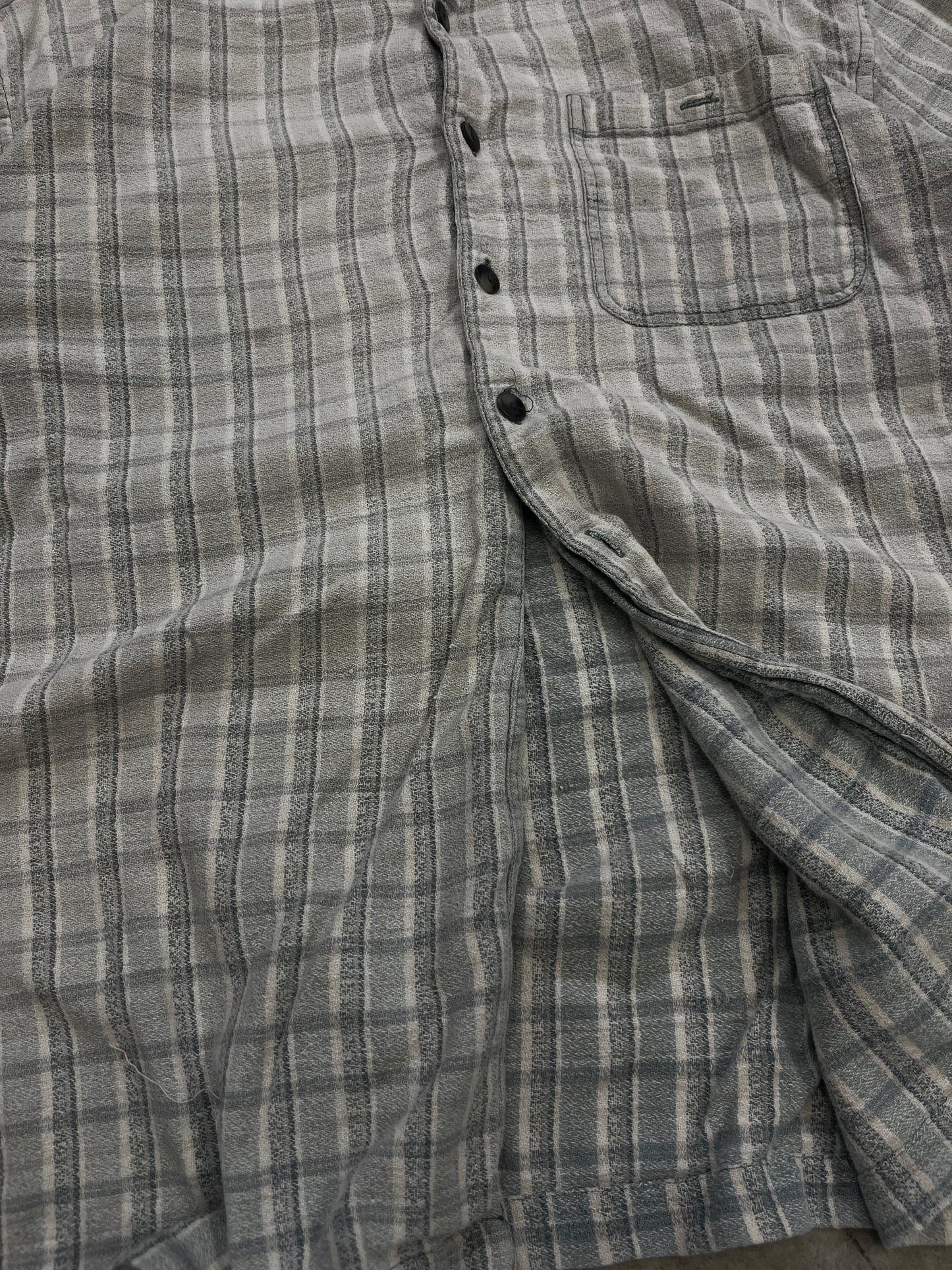 vintage shirt -L (missing 2 buttons, but can be repaired)
