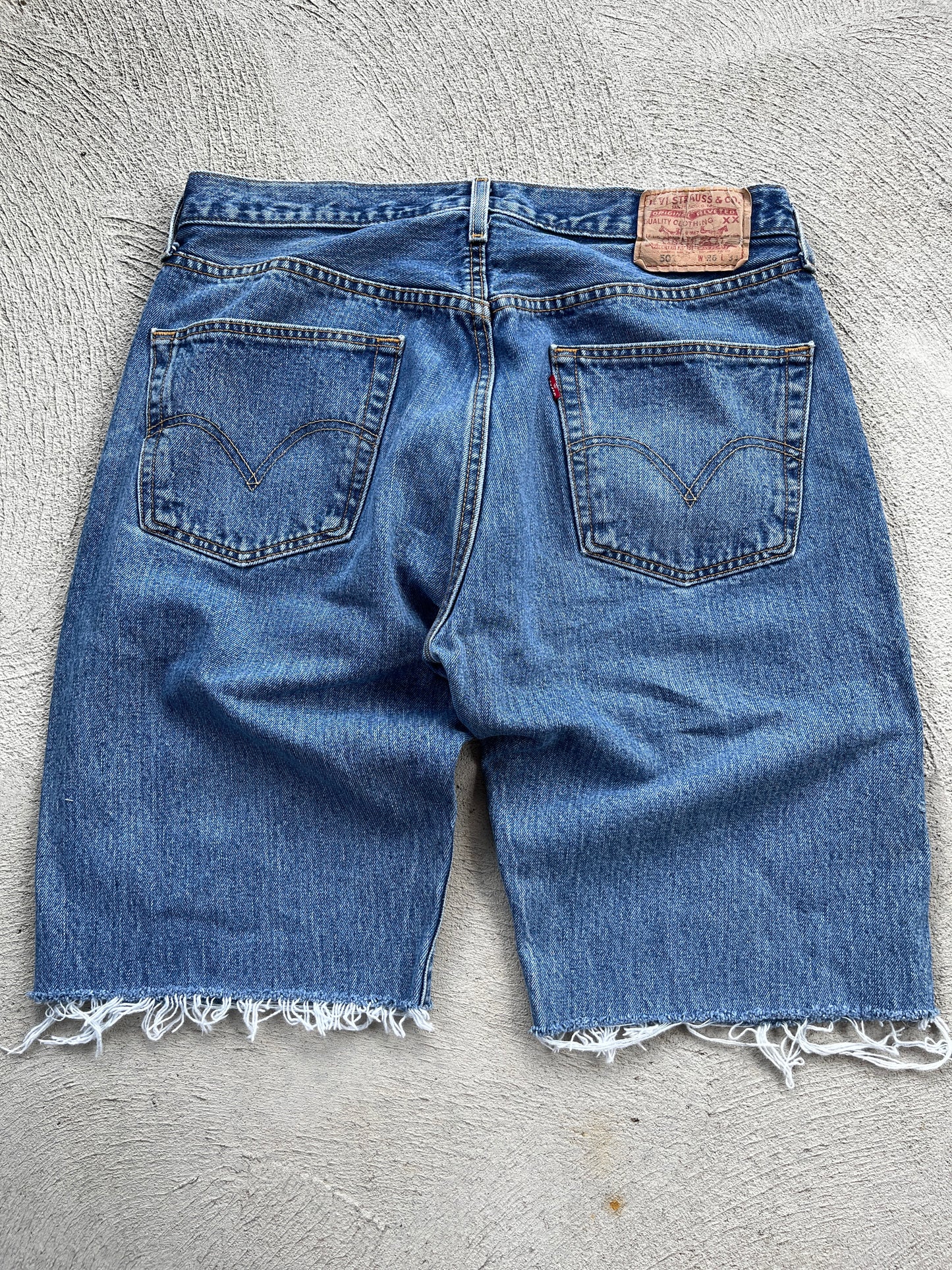 jorts levis vintage -voir grandeur dans les photos