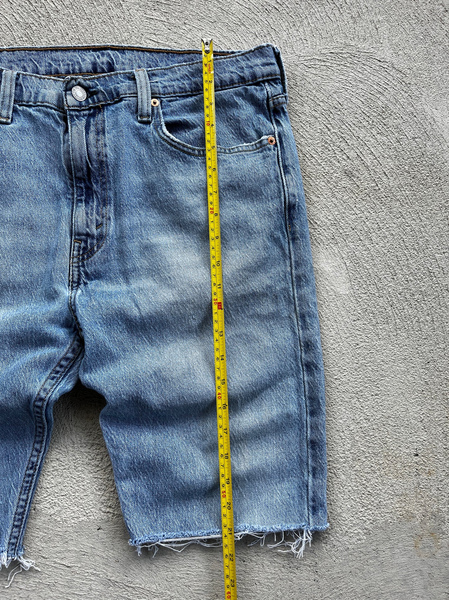 jorts levis -voir grandeur dans les photos