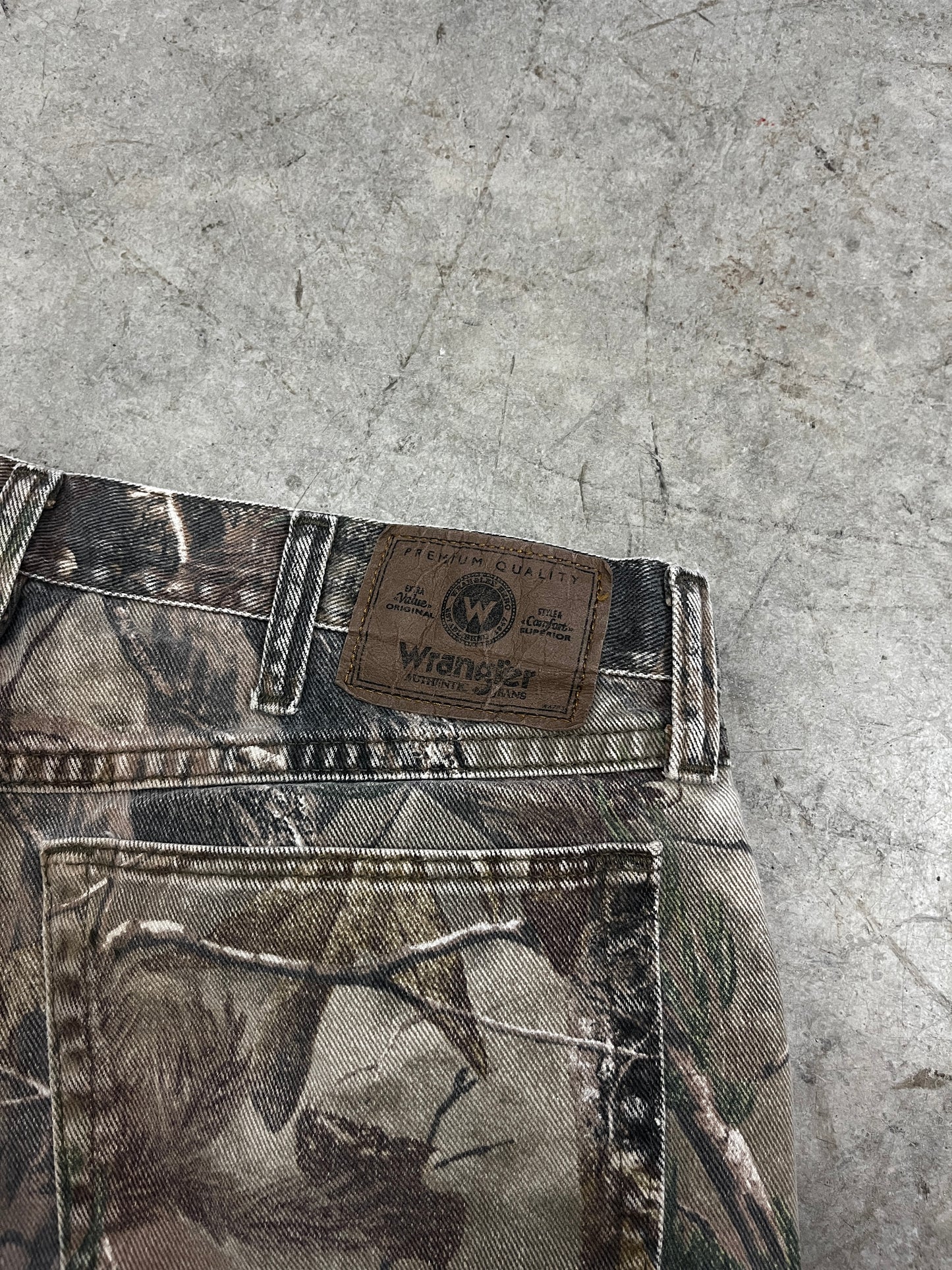 pants realtree wrangler -fit 32/30