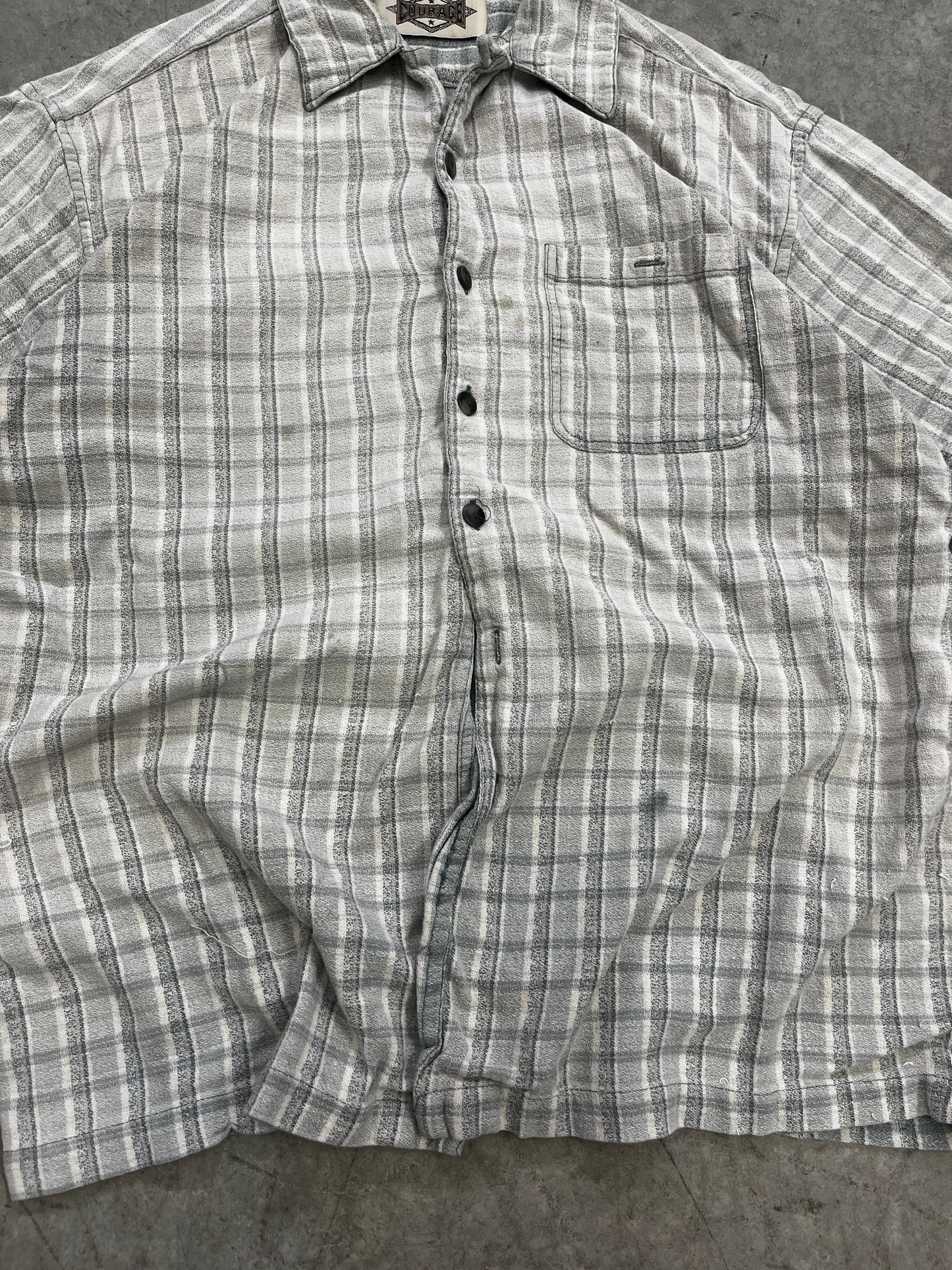 chemise vintage -L (manque 2 bouton, mais possibilité d'être réparer)