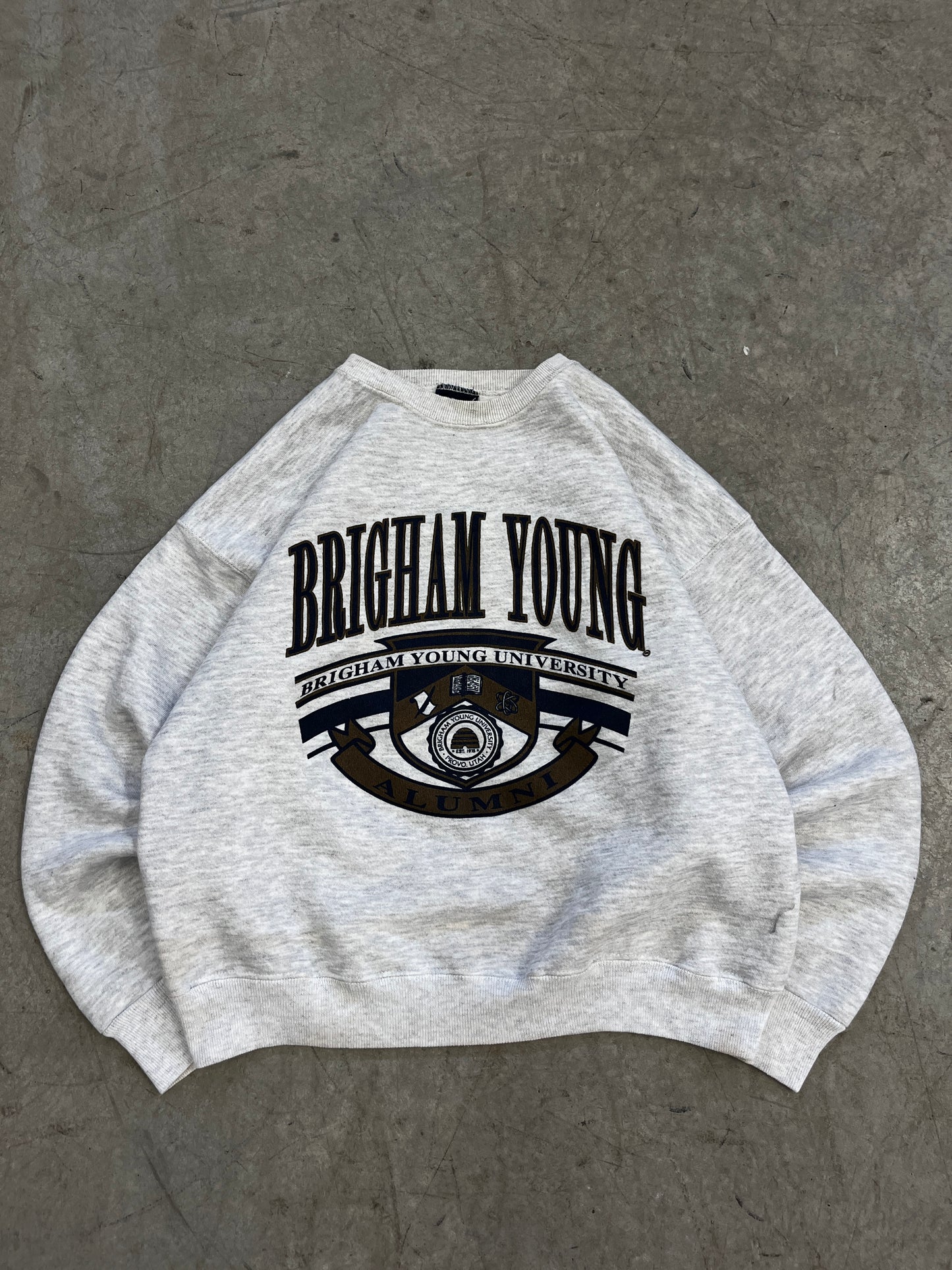 crewneck vintage brigham young -M