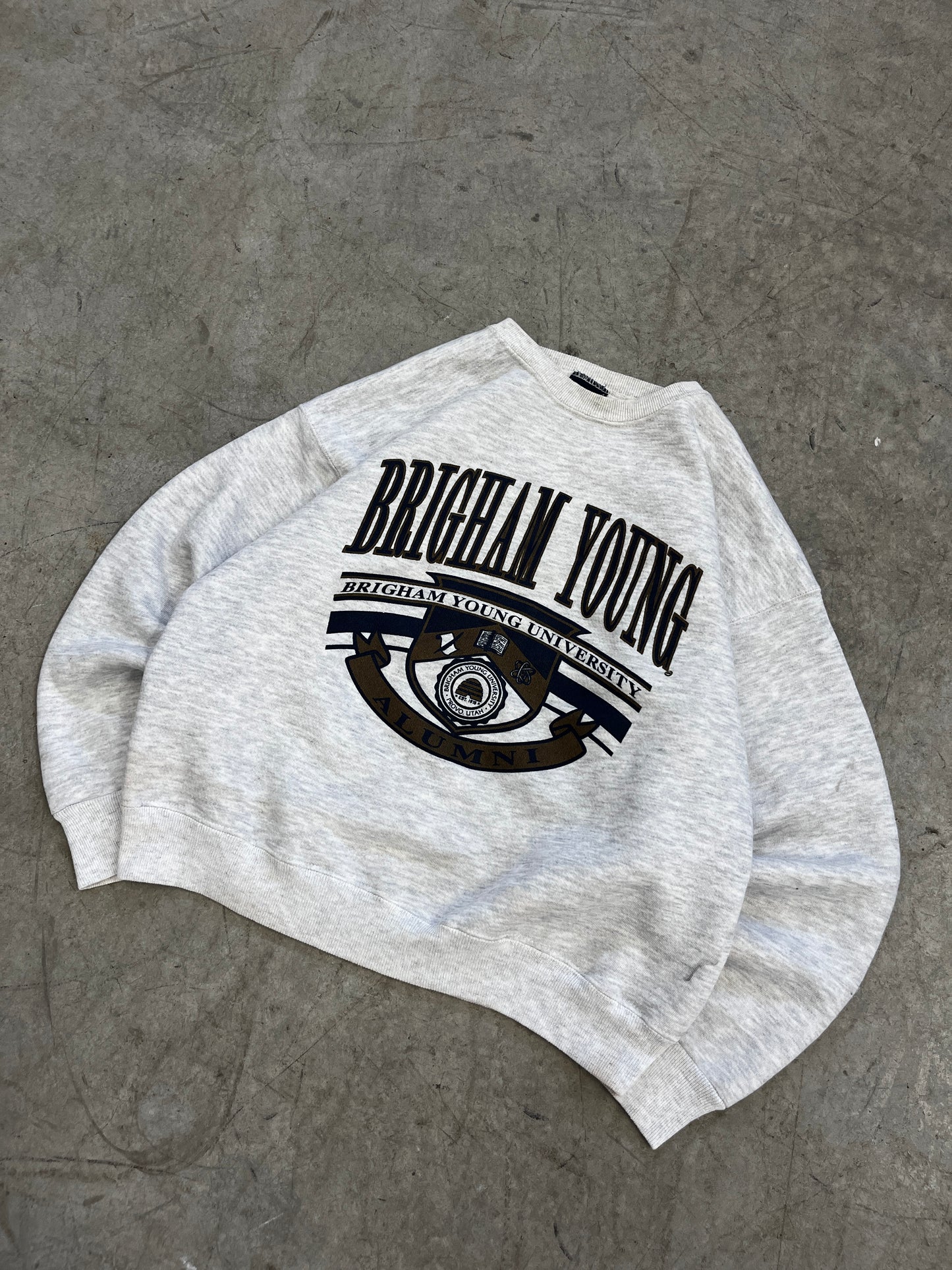 crewneck vintage brigham young -M