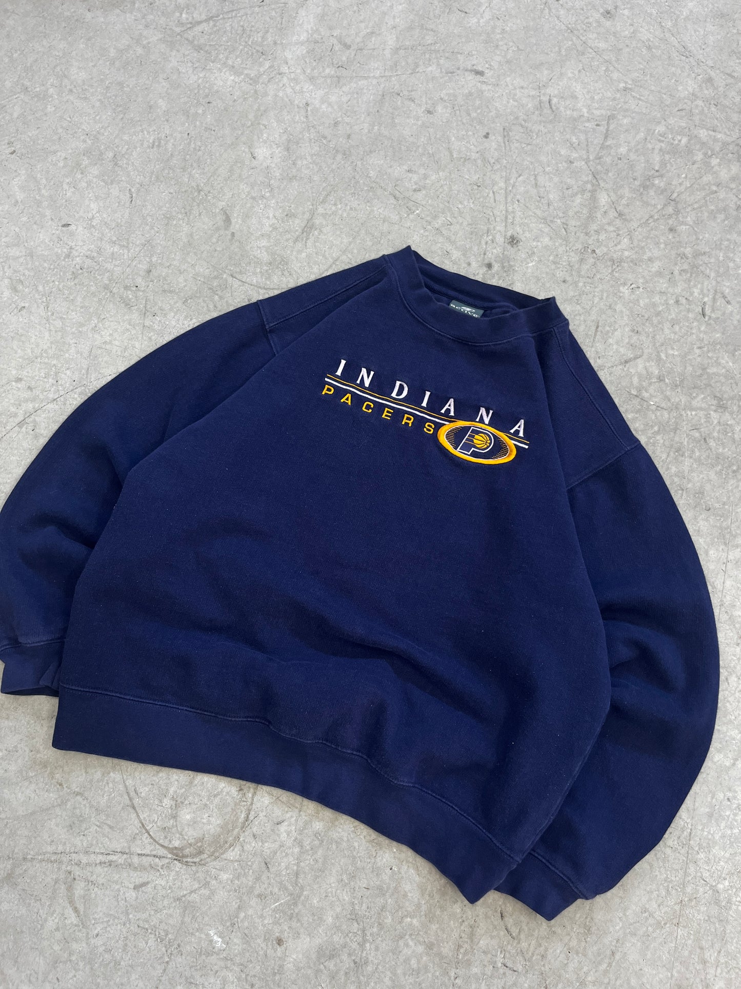 crewneck indiana pacers -fit M/L